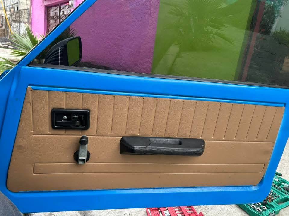 Panel de auto clásico restaurado - Proyecto 2